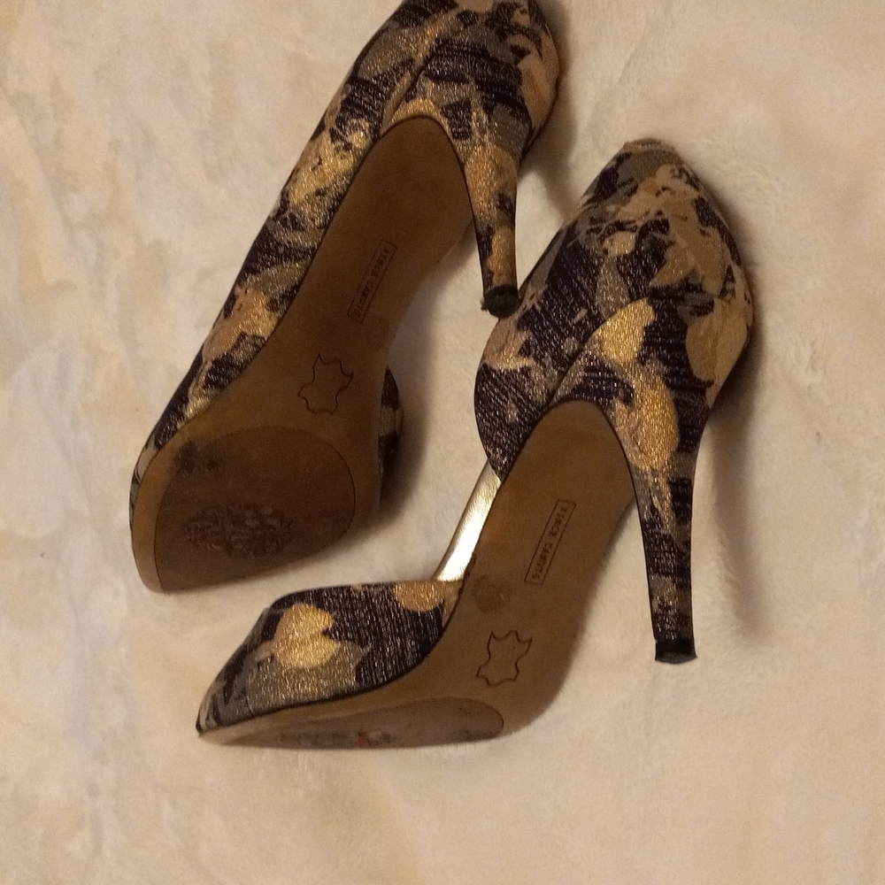 Shoes - Picture 4 of 4